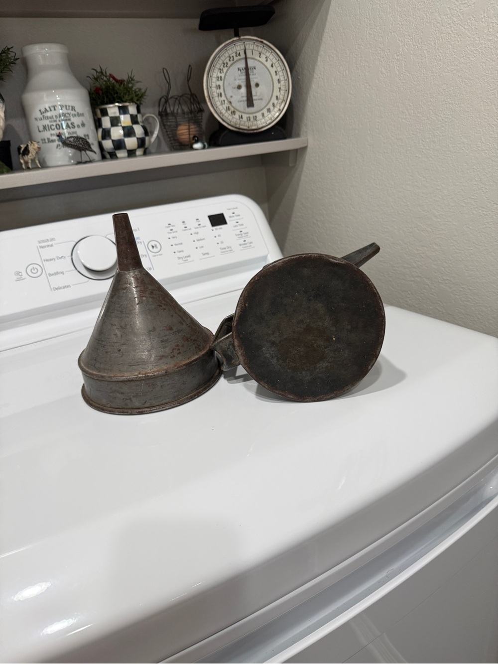 Vintage Midland Galvanized Oil Can and Funnel-Farmhouse Rustic Decor - Picture 10 of 16